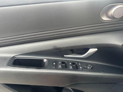 2025 Hyundai ELANTRA SEL Convenience IVT