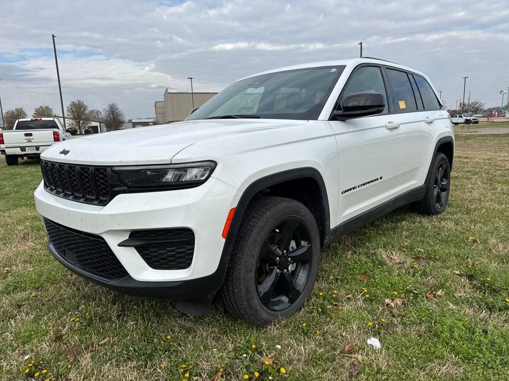 2025 Jeep Grand Cherokee Laredo