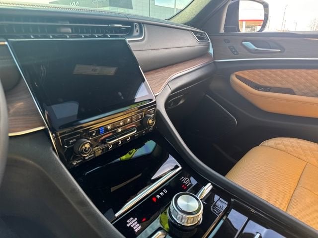 2023 Jeep Grand Cherokee Summit