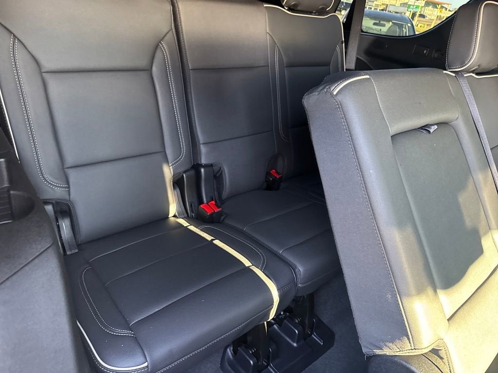 2025 GMC Yukon Elevation