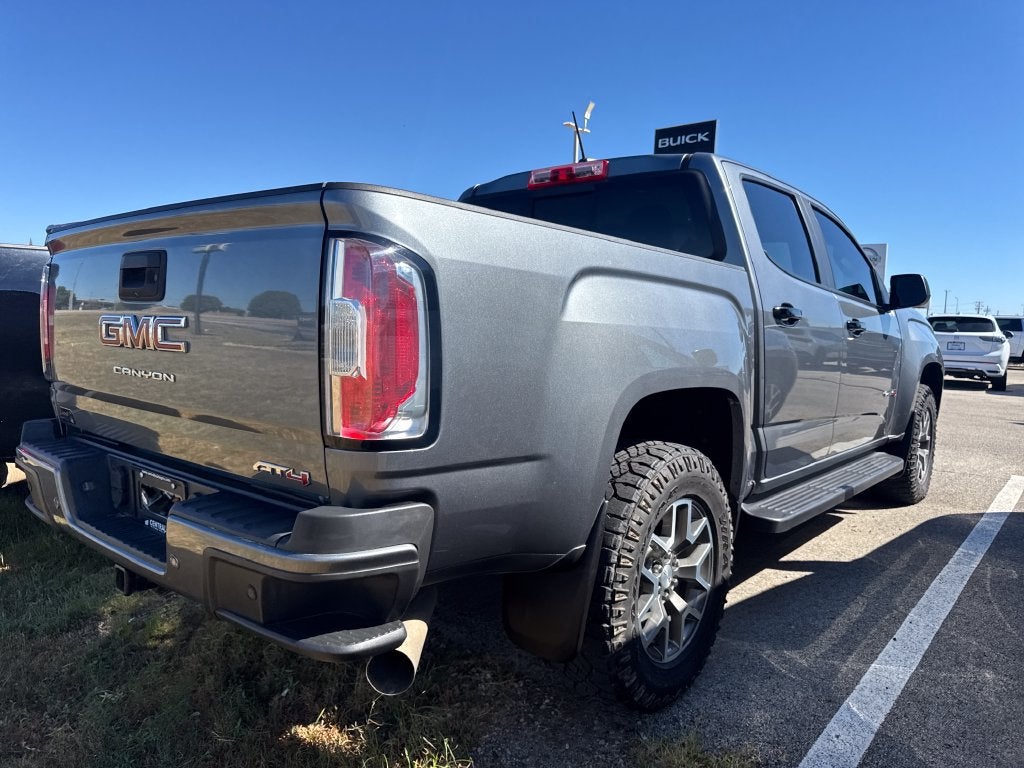 2022 GMC Canyon 4WD AT4 w/Leather