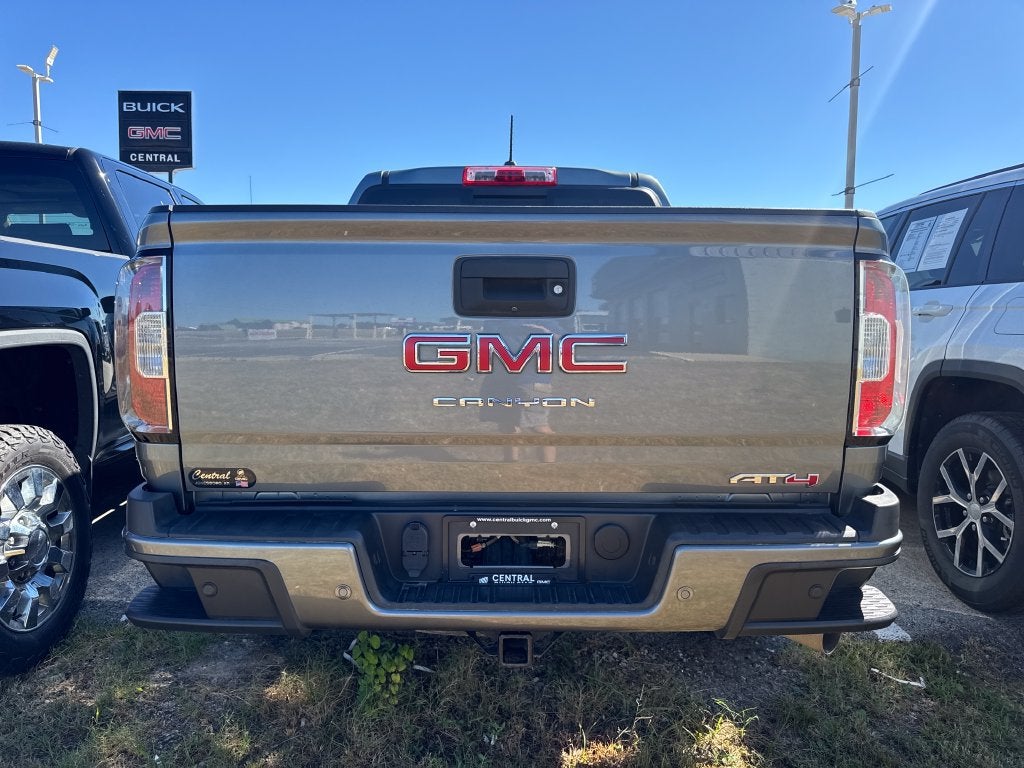 2022 GMC Canyon 4WD AT4 w/Leather