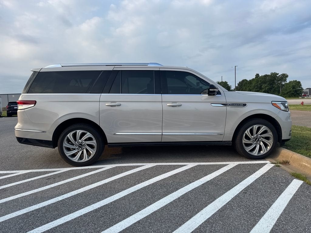 2024 Lincoln Navigator L Reserve