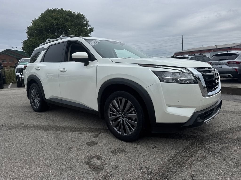 2024 Nissan Pathfinder SL