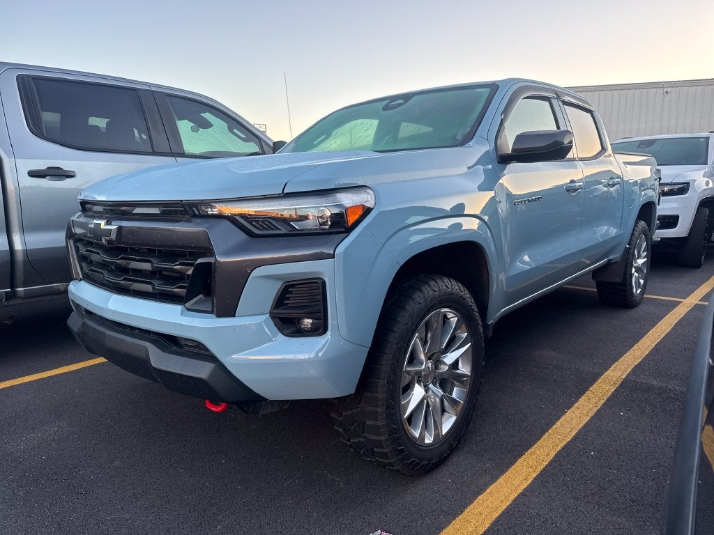 2025 Chevrolet Colorado WT/LT