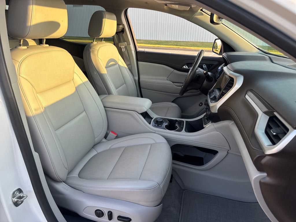 2021 GMC Acadia SLT