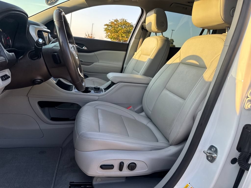 2021 GMC Acadia SLT