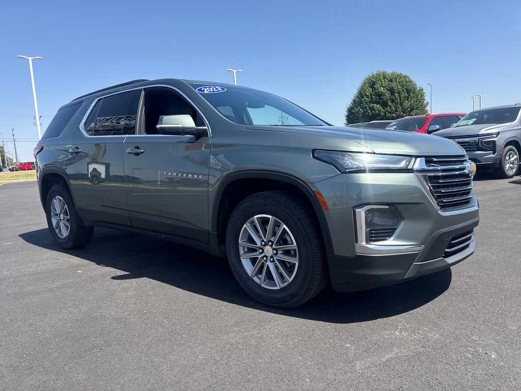 2023 Chevrolet Traverse LT Leather