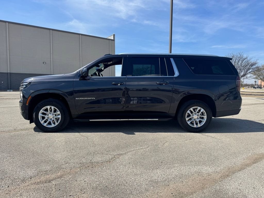 2025 Chevrolet Suburban LT