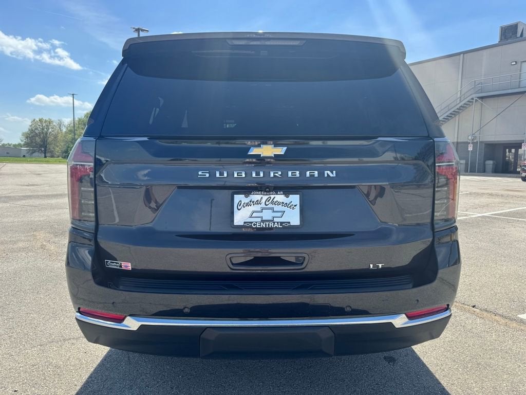 2025 Chevrolet Suburban LT