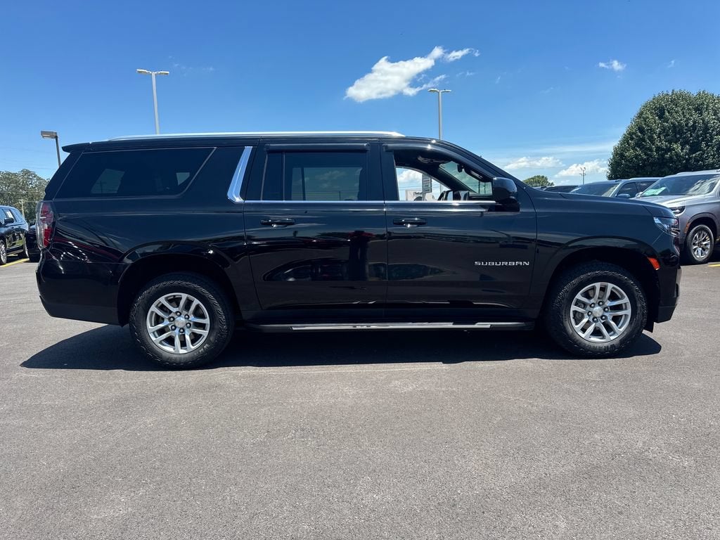2023 Chevrolet Suburban LT