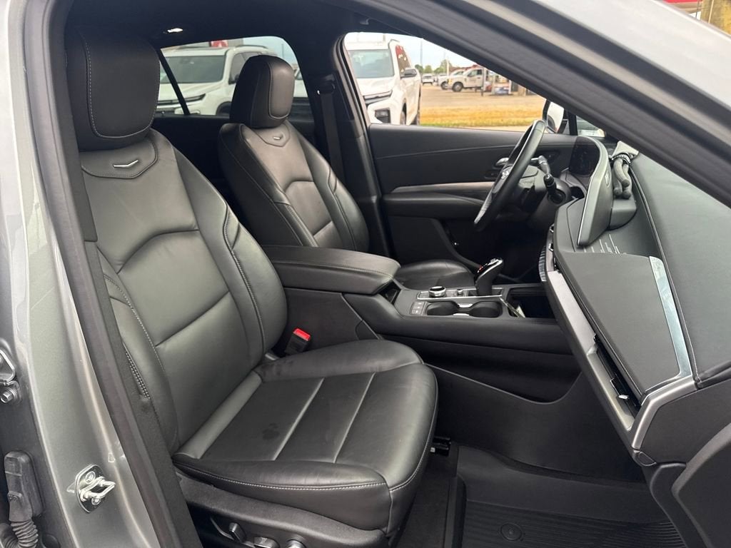 2025 Cadillac XT4 Premium Luxury