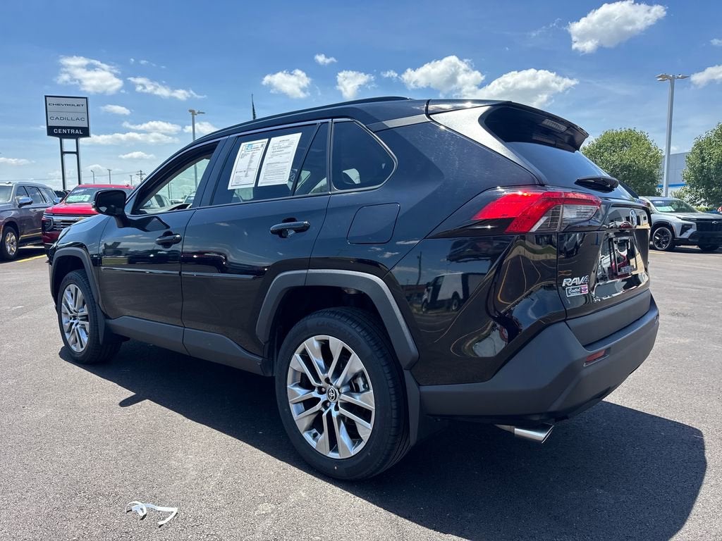 2022 Toyota RAV4 XLE Premium