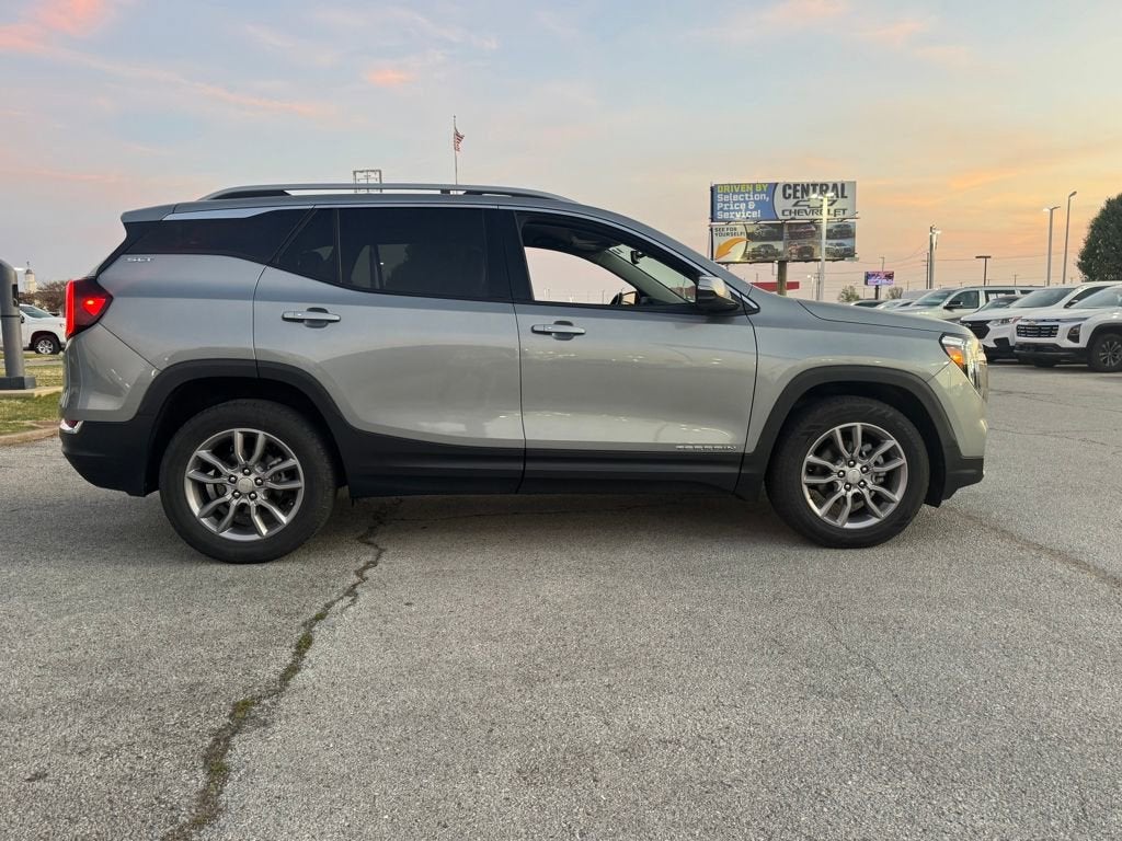 2024 GMC Terrain SLT