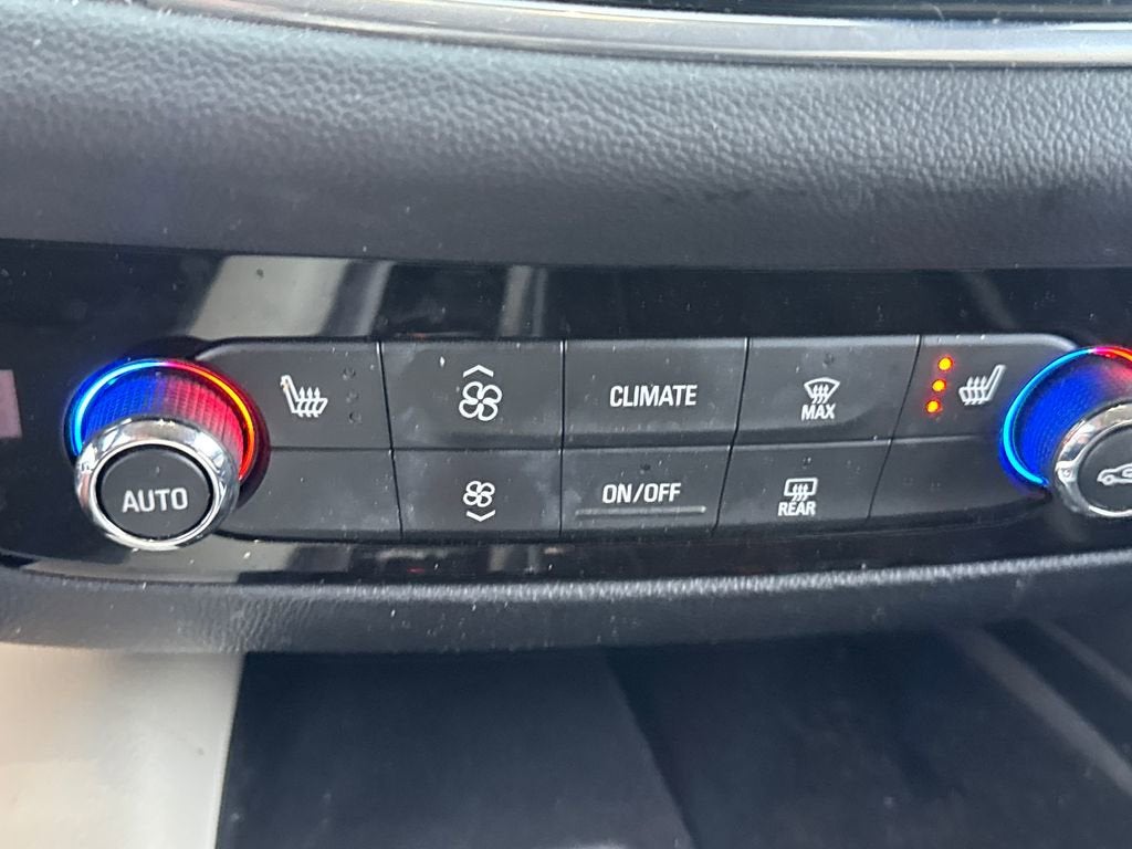 2022 Buick Enclave Essence