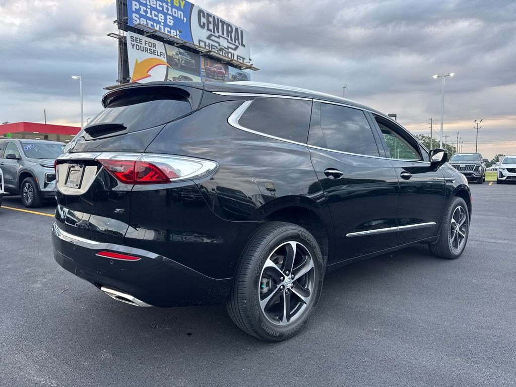 2022 Buick Enclave Essence