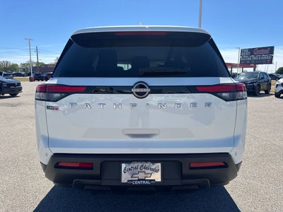 2025 Nissan Pathfinder SV