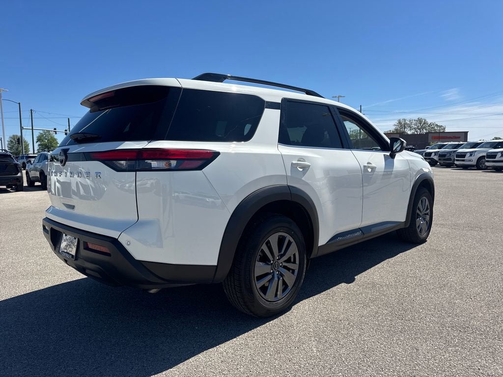 2025 Nissan Pathfinder SV