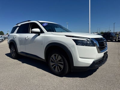 2025 Nissan Pathfinder SV
