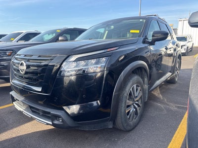 2022 Nissan Pathfinder SL