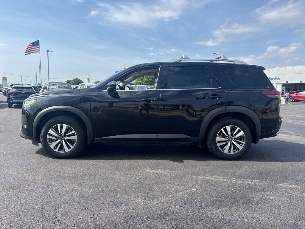 2023 Nissan Pathfinder SL