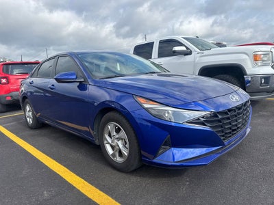 2022 Hyundai Elantra SE