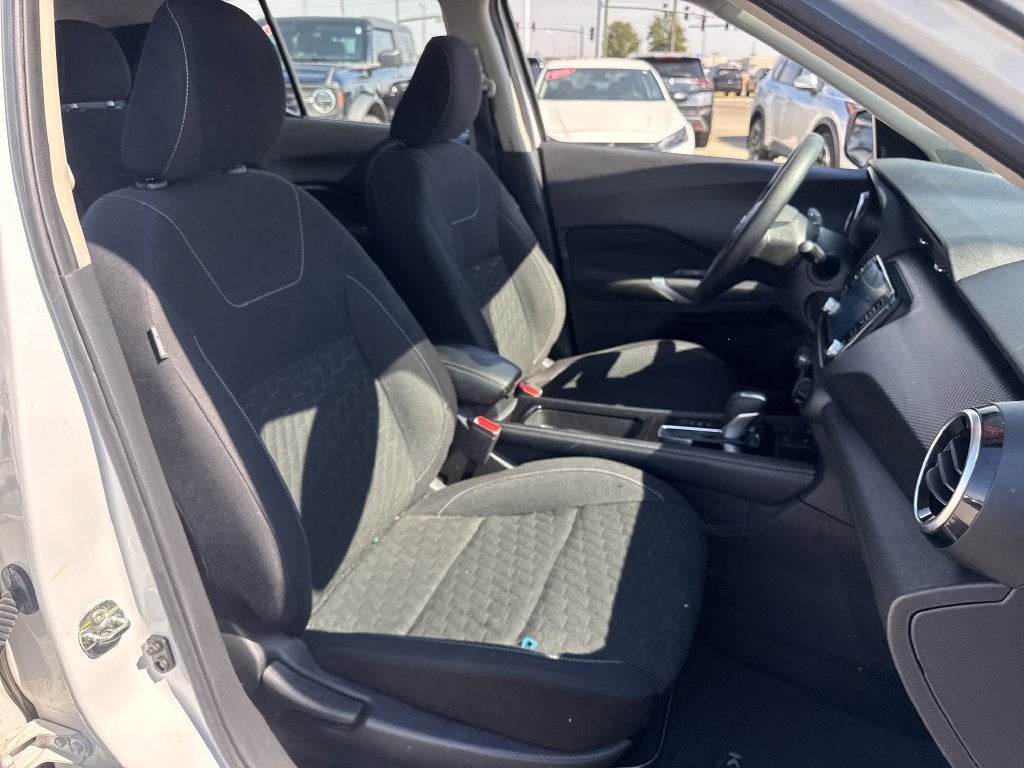 2022 Nissan Kicks SV