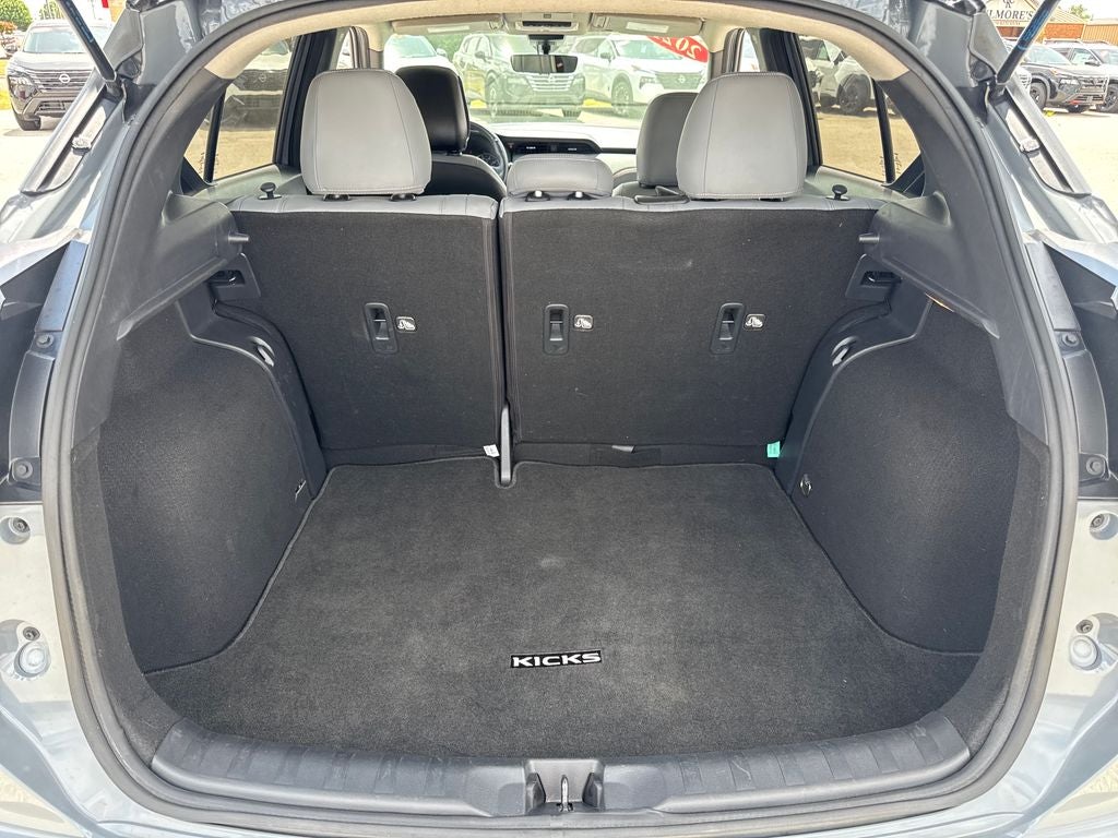 2021 Nissan Kicks SR