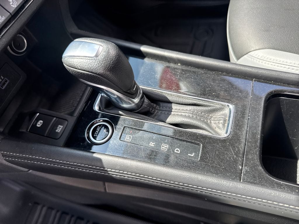 2021 Nissan Kicks SR