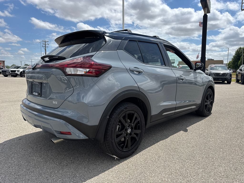 2021 Nissan Kicks SR