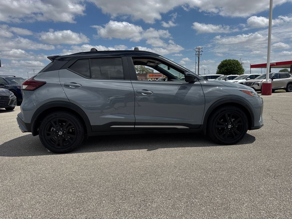 2021 Nissan Kicks SR