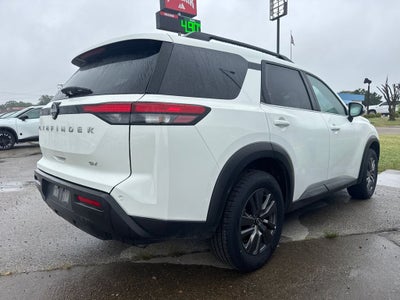 2024 Nissan Pathfinder SV