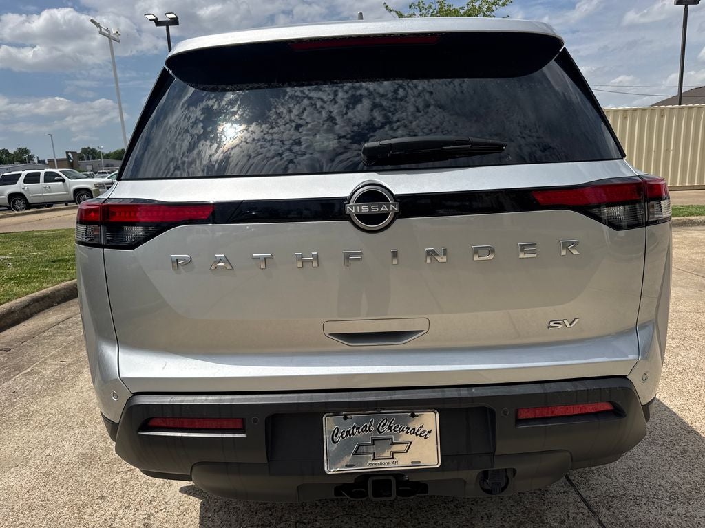2024 Nissan Pathfinder SV