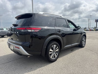 2025 Nissan Pathfinder SL