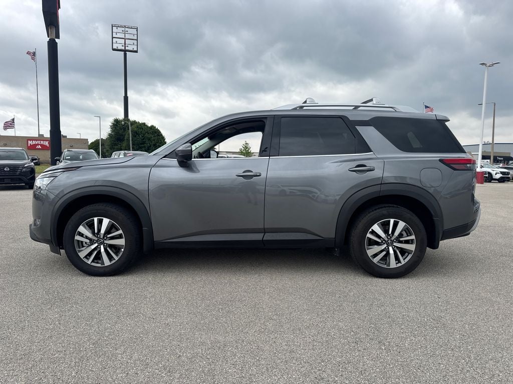 2025 Nissan Pathfinder SL