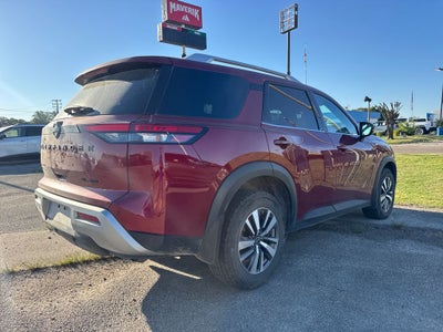 2024 Nissan Pathfinder SL