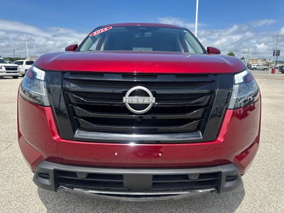 2024 Nissan Pathfinder SL