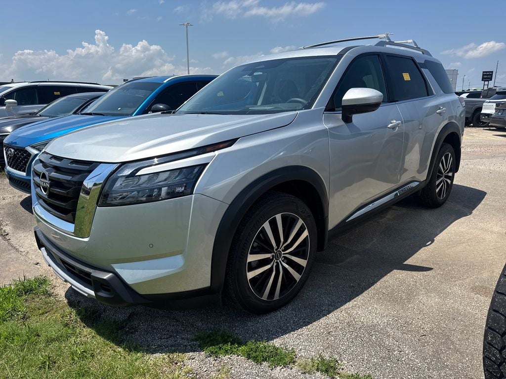 2025 Nissan Pathfinder Platinum