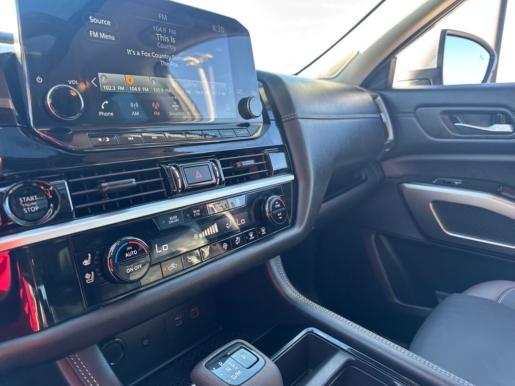 2025 Nissan Pathfinder Platinum