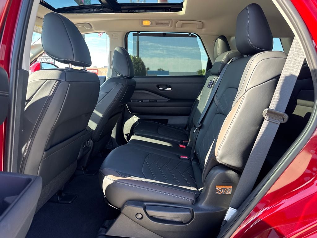 2025 Nissan Pathfinder Platinum