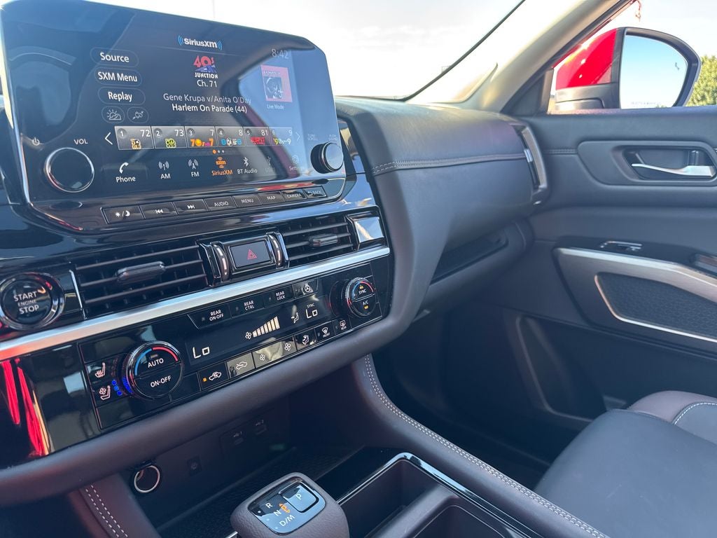 2025 Nissan Pathfinder Platinum