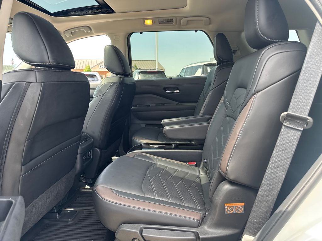2024 Nissan Pathfinder Platinum