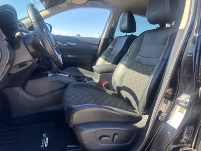 2022 Nissan Rogue Sport SV
