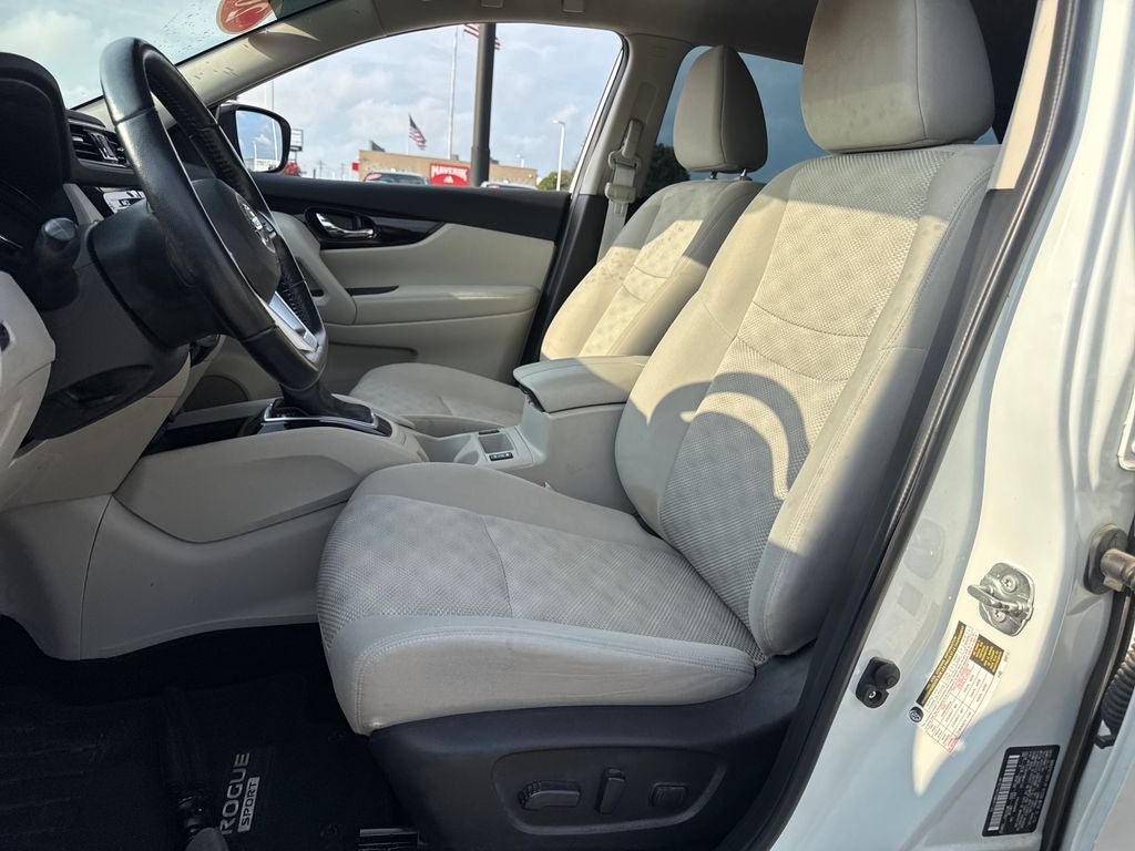 2022 Nissan Rogue Sport SV