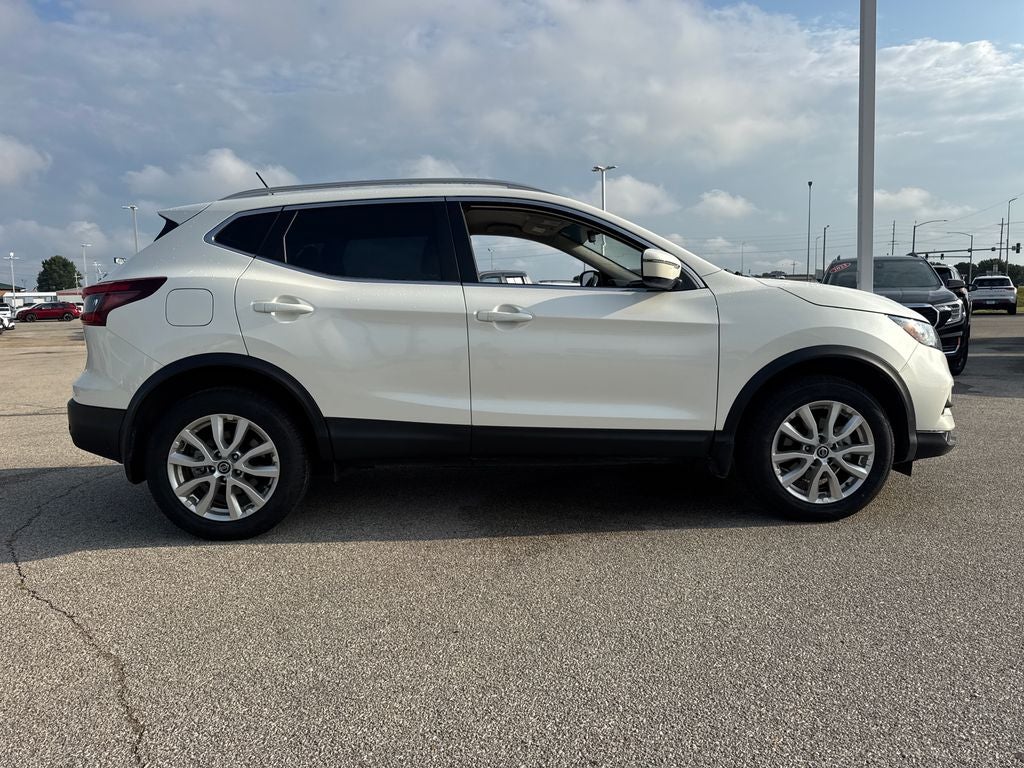 2022 Nissan Rogue Sport SV