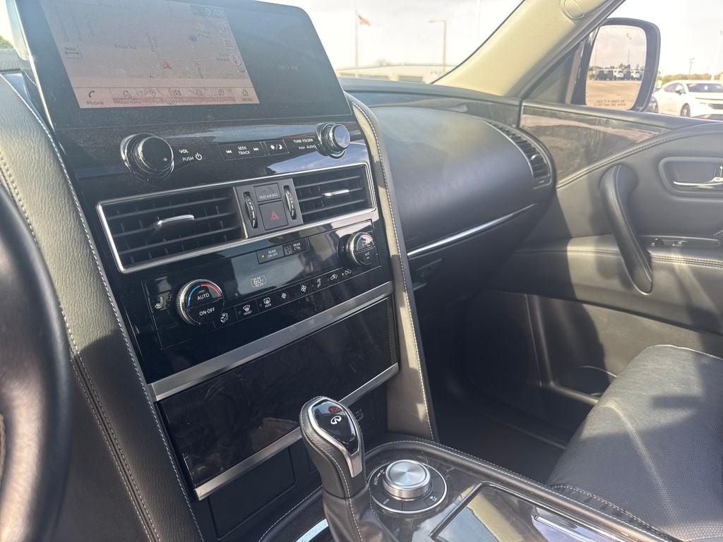 2024 INFINITI QX80 LUXE