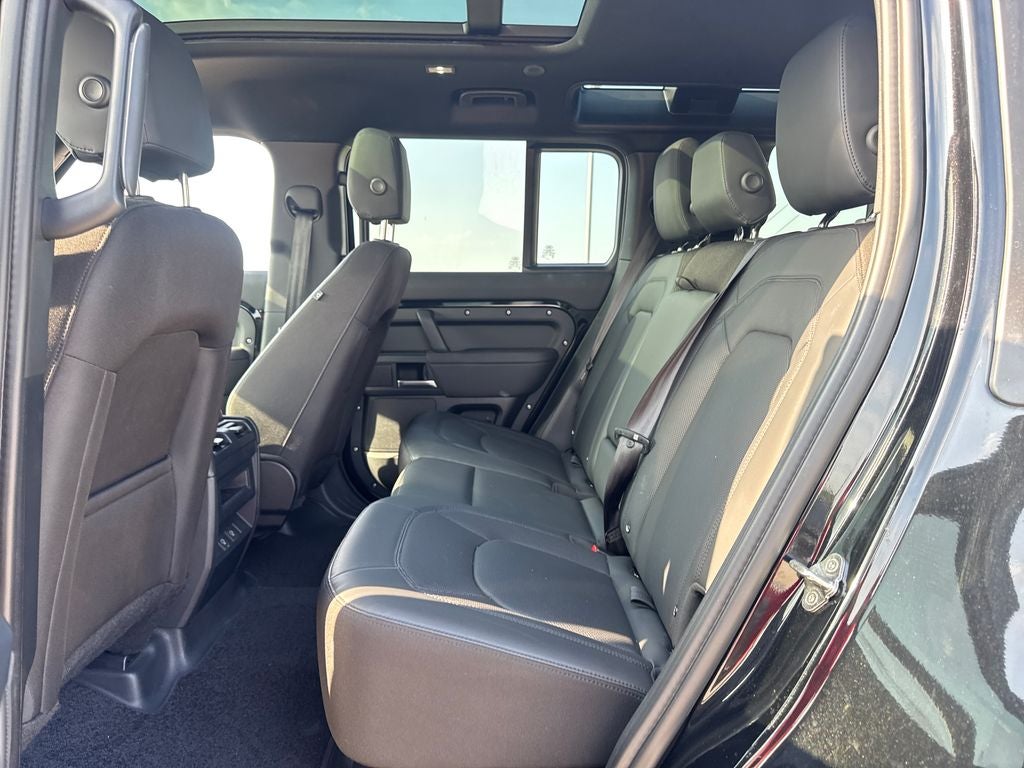 2025 Land Rover Defender 110 S