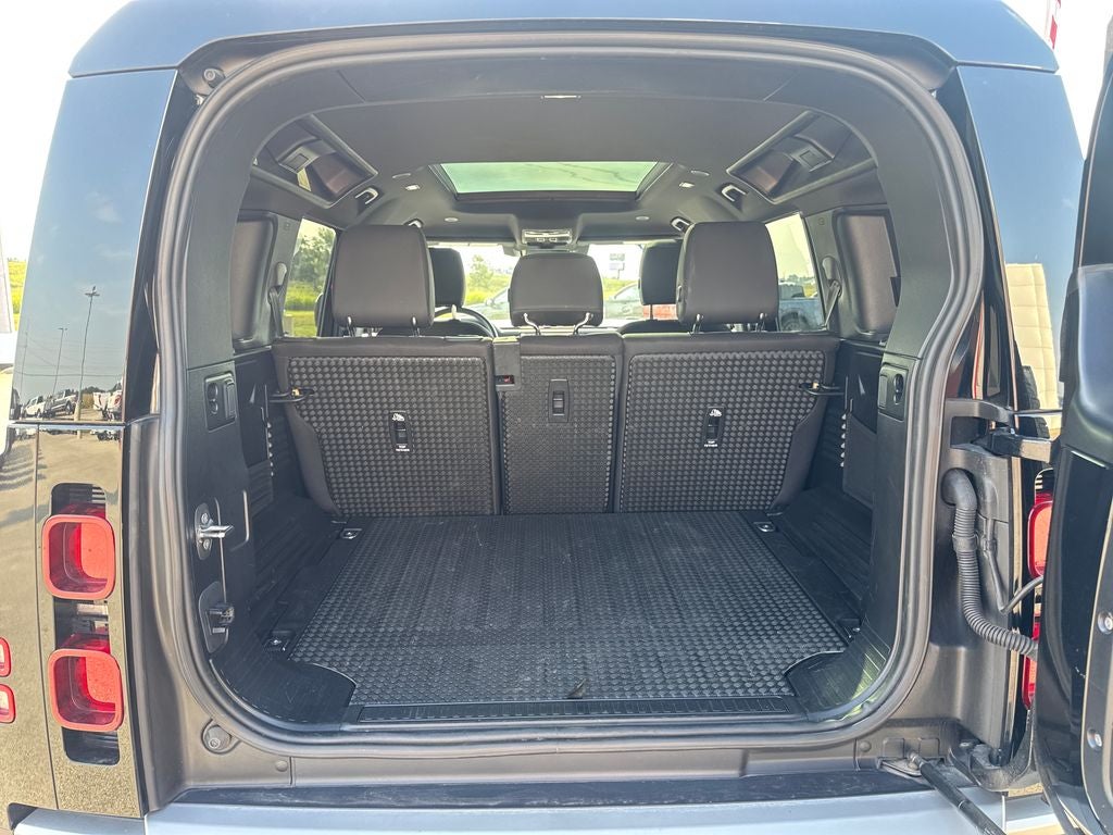 2025 Land Rover Defender 110 S
